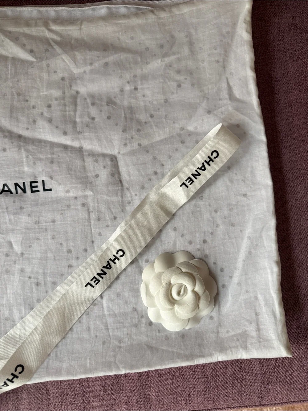 CHANEL White Quilted Dot Logo Dustbag zipped